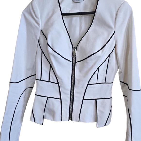 Bebe Y2K Blazer suit Jacket Sz 6 White W/ Black Piping Front Zip Lined Fashion M - Picture 2 of 6